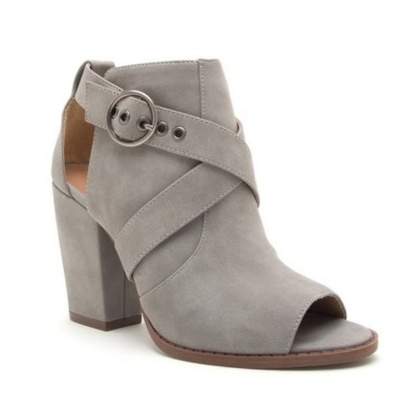 LAST 1️⃣ Vegan Suede Buckle Bootie w Heel - Picture 3 of 5